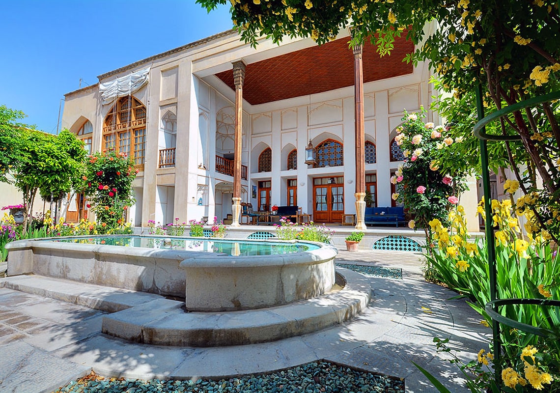 Historic house accommodation in Iran 